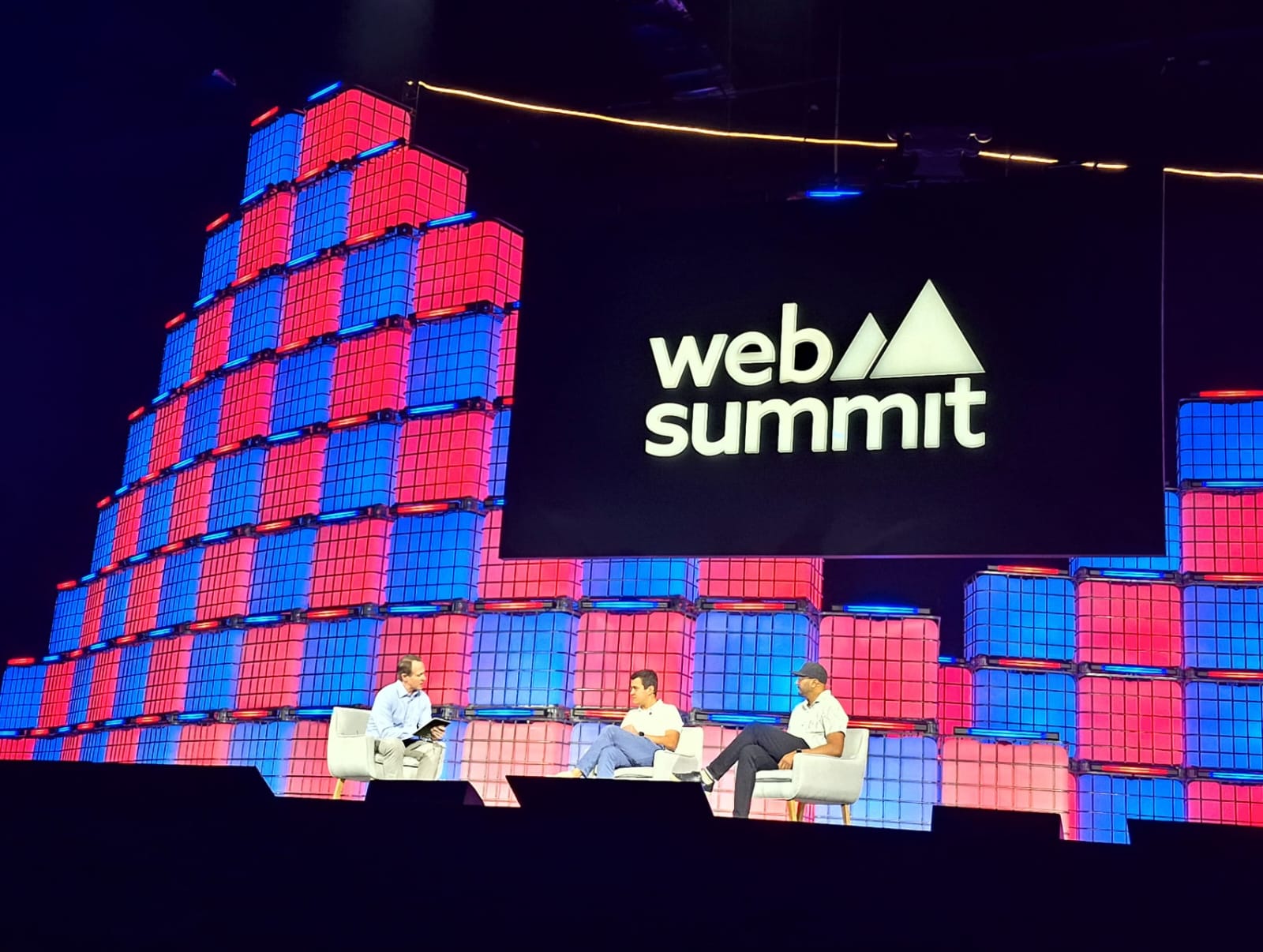 Palco central — Web Summit Rio 2026